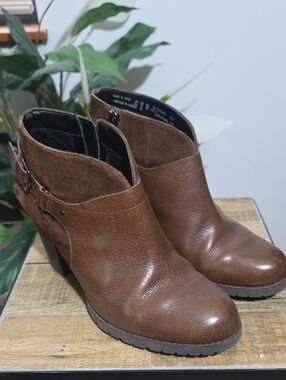 Clarks Zip Heel Brown Leather Bootie Womens 8